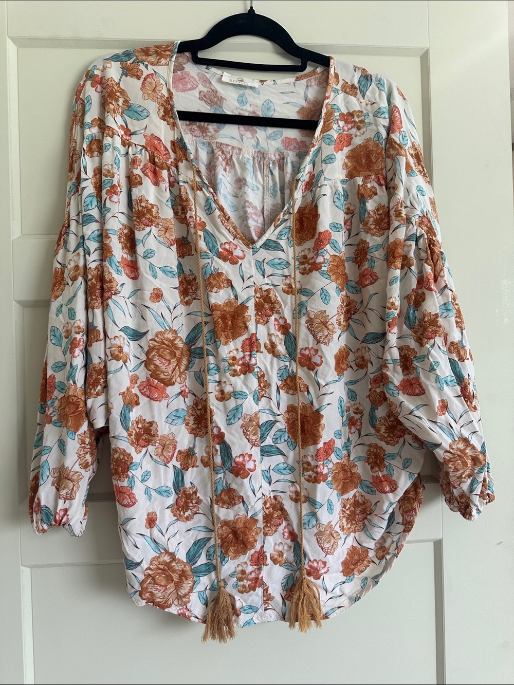 Sunland 17 Boho White Floral V-Neck Blouse with Rust Blooms- Lizard Thicket bout